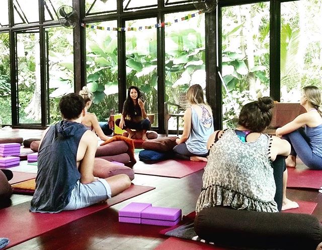 Daphne addressing the group for the last time on our final day of training : &ldquo;We put you guys apart and somehow you all managed to worked together as one. A progressive vinyasa build up, to yin and all the way through to mindfulness. Well done!