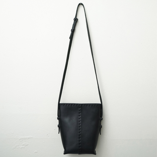 Bucket Bag: Black/Naked