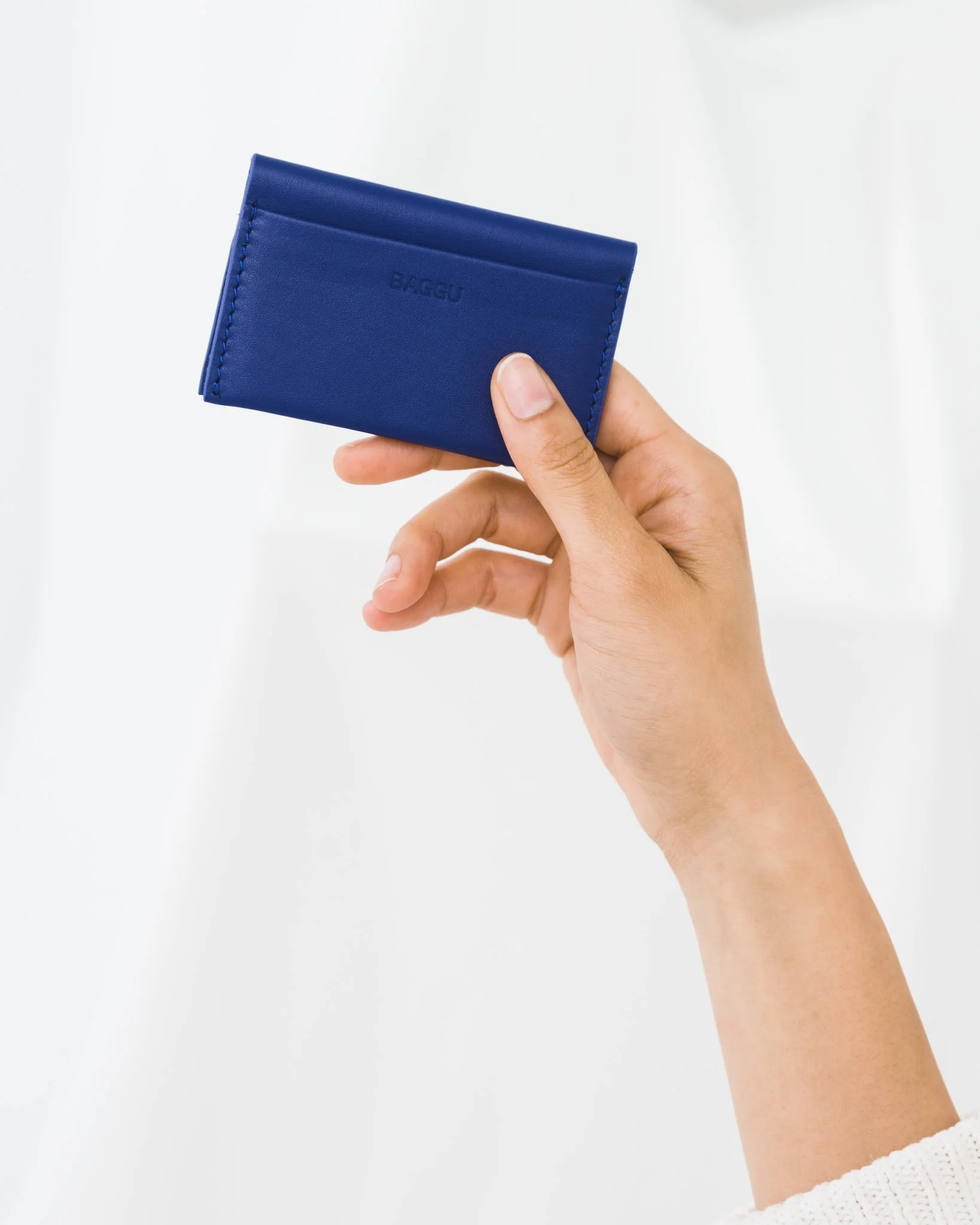 Card_Holder_Leather_Cobalt-02_2048x2048.jpg