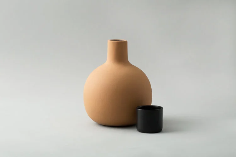 pitcher-black2.jpg