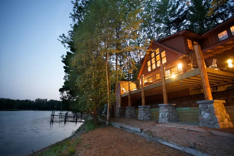 Spider Lake Log Home