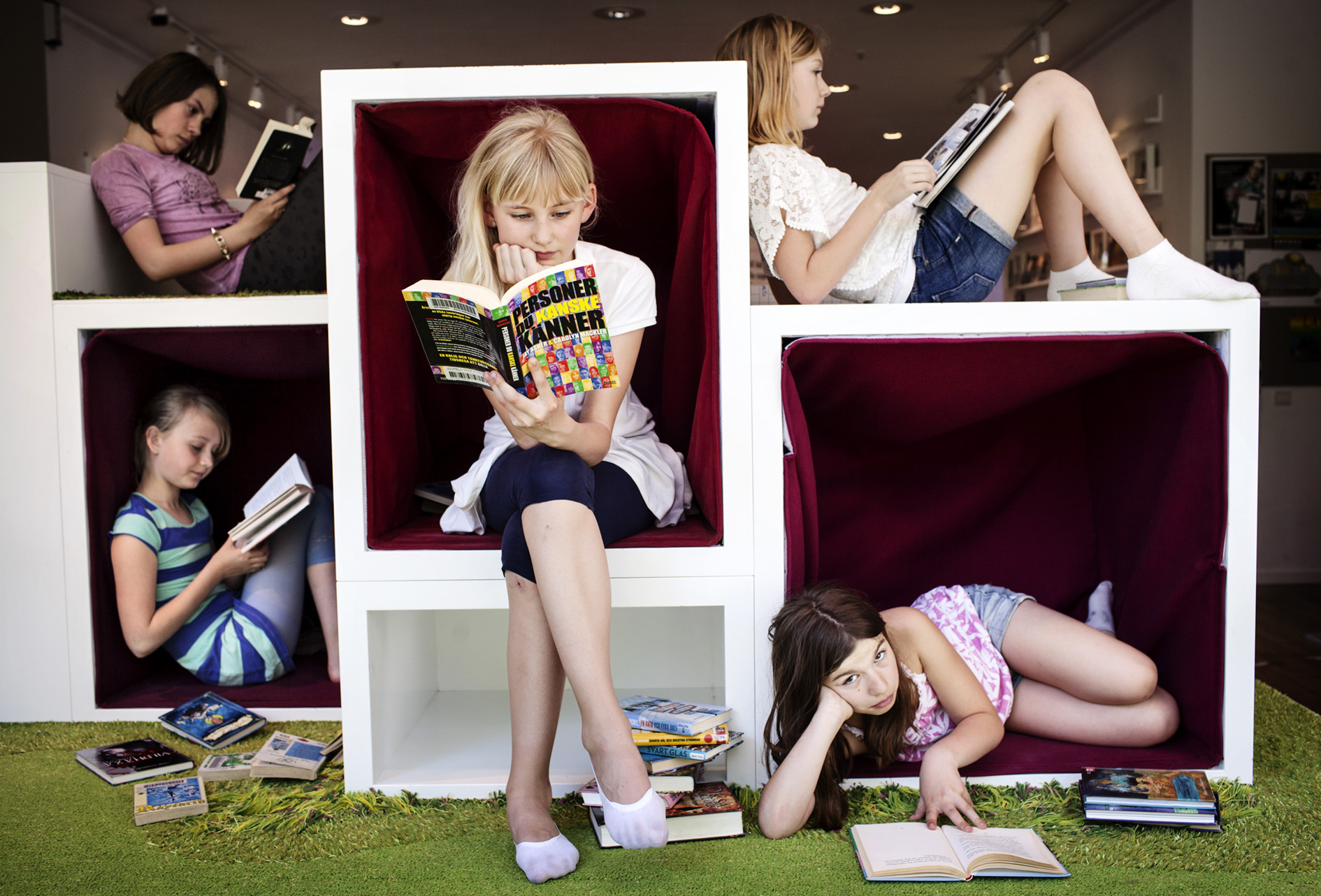 Girls at the library, Sydsvenskan