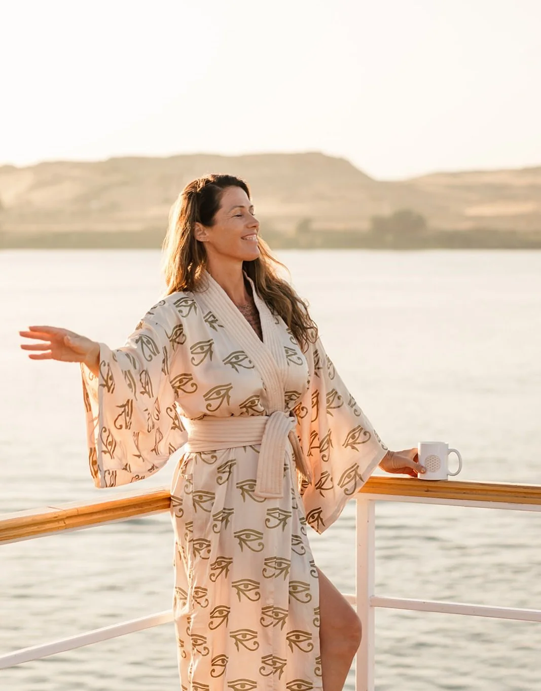 magic moments on the Nile 𓆃⋆⁺₊⋆
w @warriorsofthedivine 

.
.

#soulsister #souljourney #thenile #dahabeya #exploreegypt  #ethicalfashion #sustainablebrand #brandphotographer #travelphotography #travelinspired