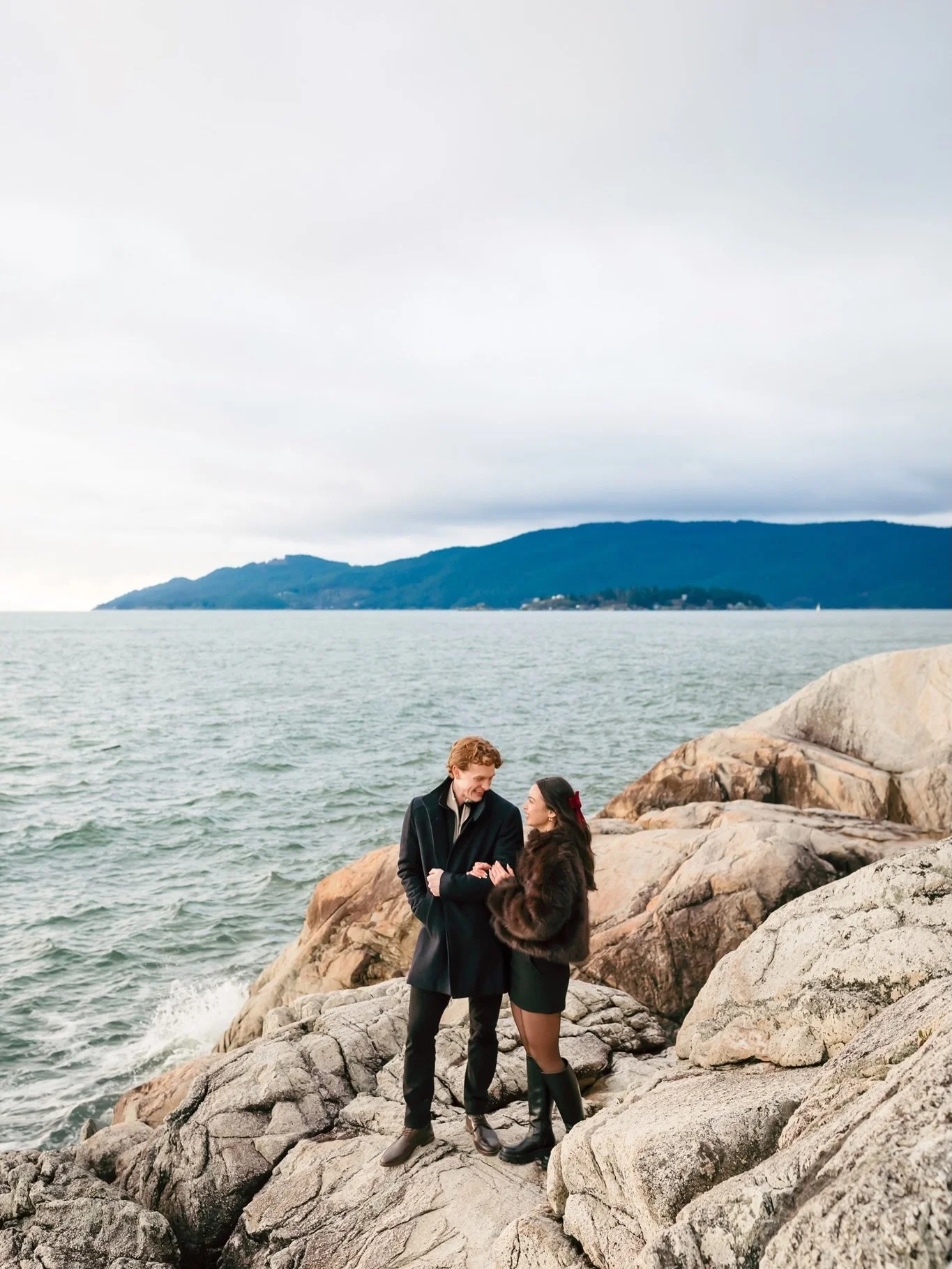 A gorgeous evening for a proposal at one of West Vancouvers most iconic locations! 💍🤍🌊✨