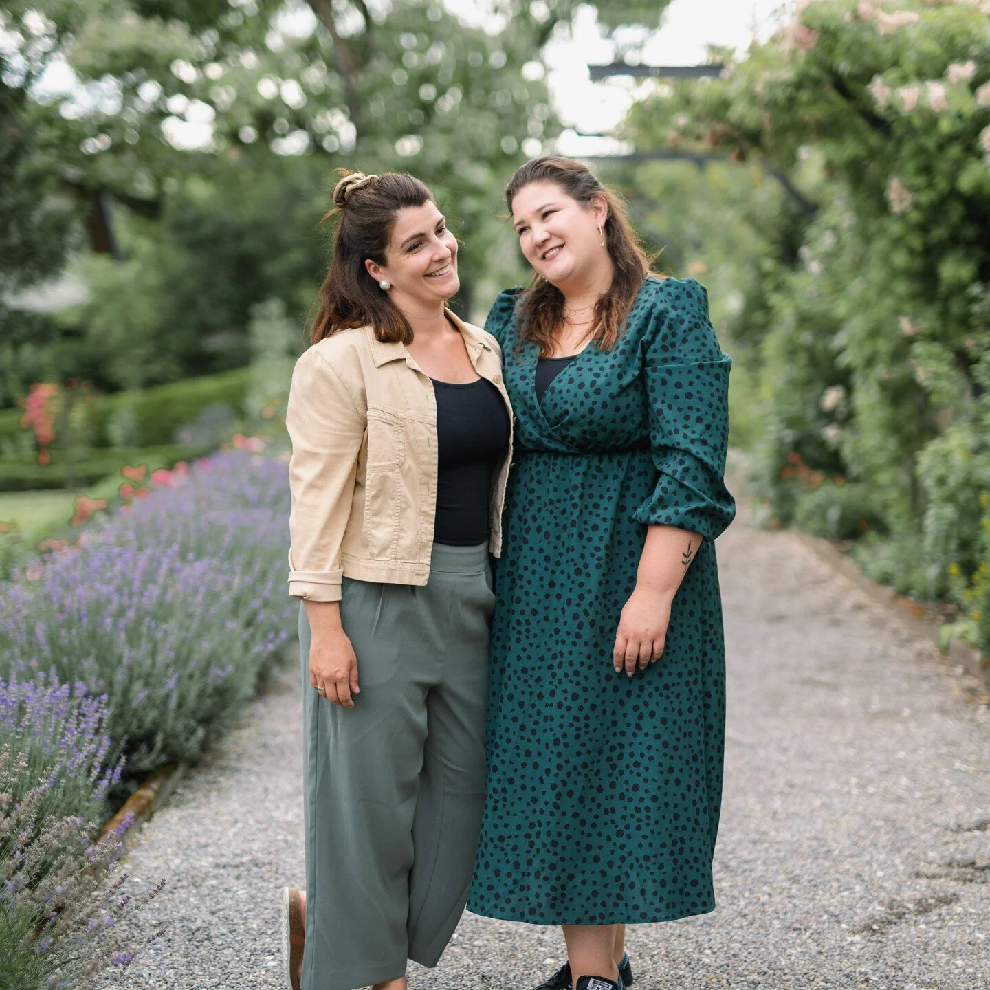 Hand in Hand ins 2024!

Viele Fragen haben uns erreicht nachdem wir unsere Zusammenarbeit bekannt gegeben haben.
Daher war es mir wichtig ein paar Zeilen dazu zu schreiben um Eure Fragen zu kl&auml;ren.

Patrizia wird ab November 2023 teil der Blumen