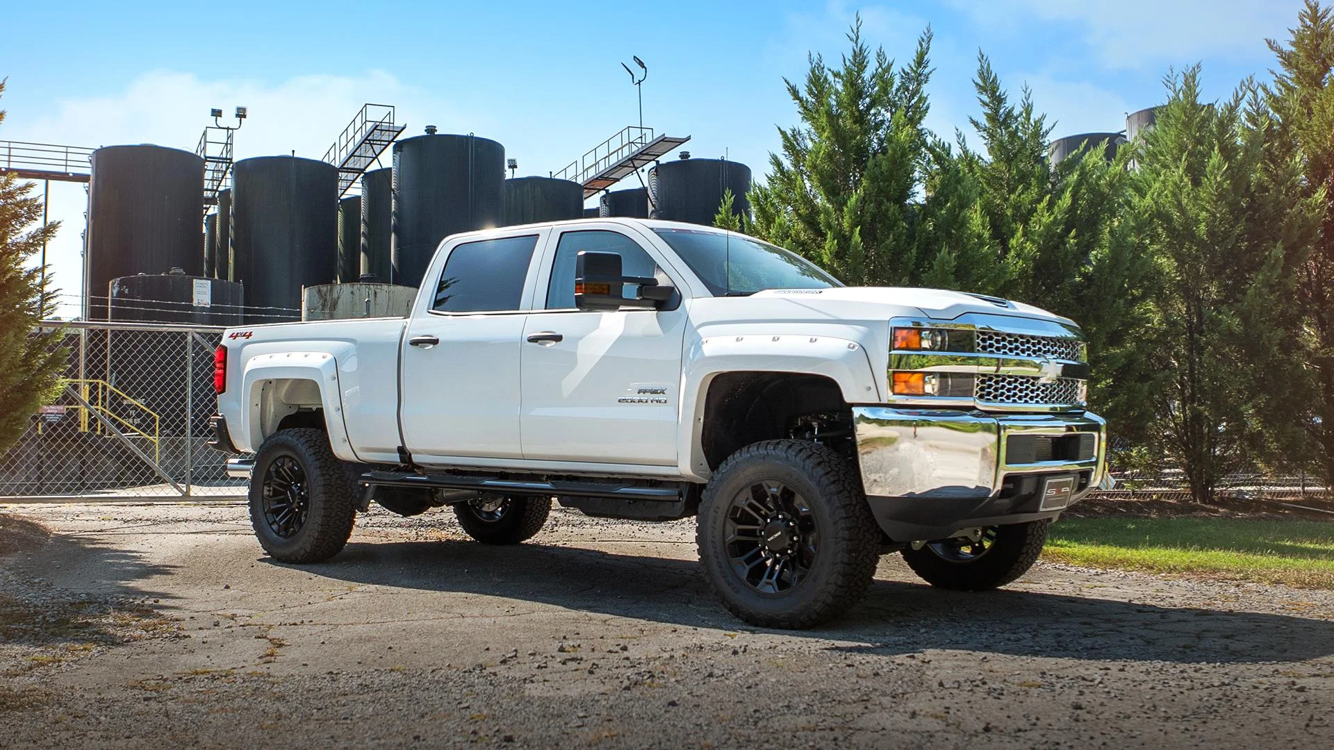 CHEVY HD APEX WHITE.jpg