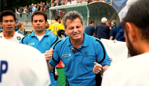 Paul van Ass tijdens een wedstrijd van het Indiase mannenteam