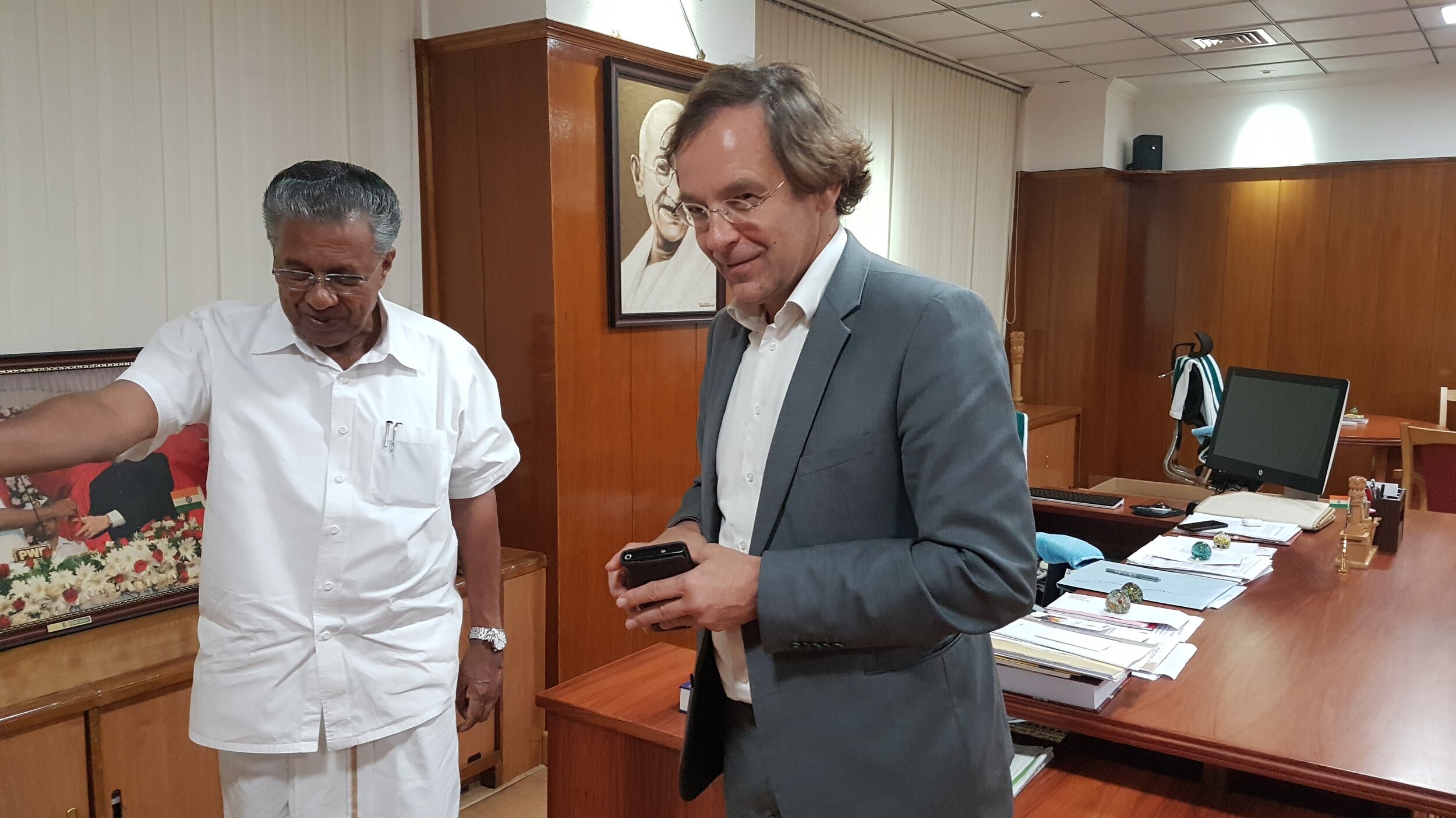 Direktør Jan Linssen og ministerpræsident i den indiske delstat Kerala, Pinarayi Vijayan