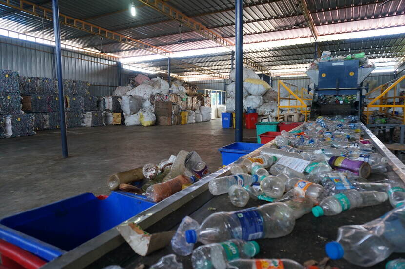 Den hollandske sweepSmart bringer teknologi til et kommunalt affaldshåndterings- og sorteringscenter til Indien