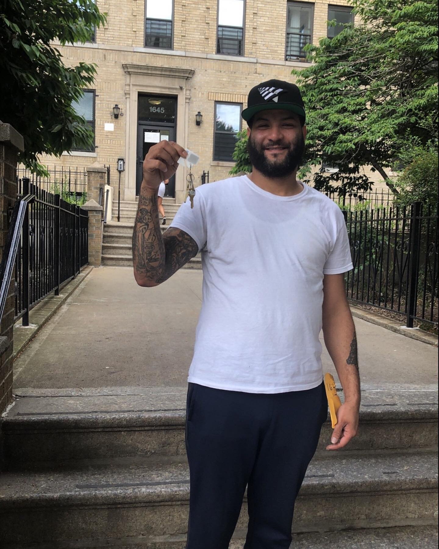 More smiling faces ready to move into their new homes! 🔑 🏠 Congratulations to our new residents!

#bronxprogroup #affordablehousing #morrisheights #bronx #bx #newyork #nyc #rentalhousing #development #newresidents #apartments