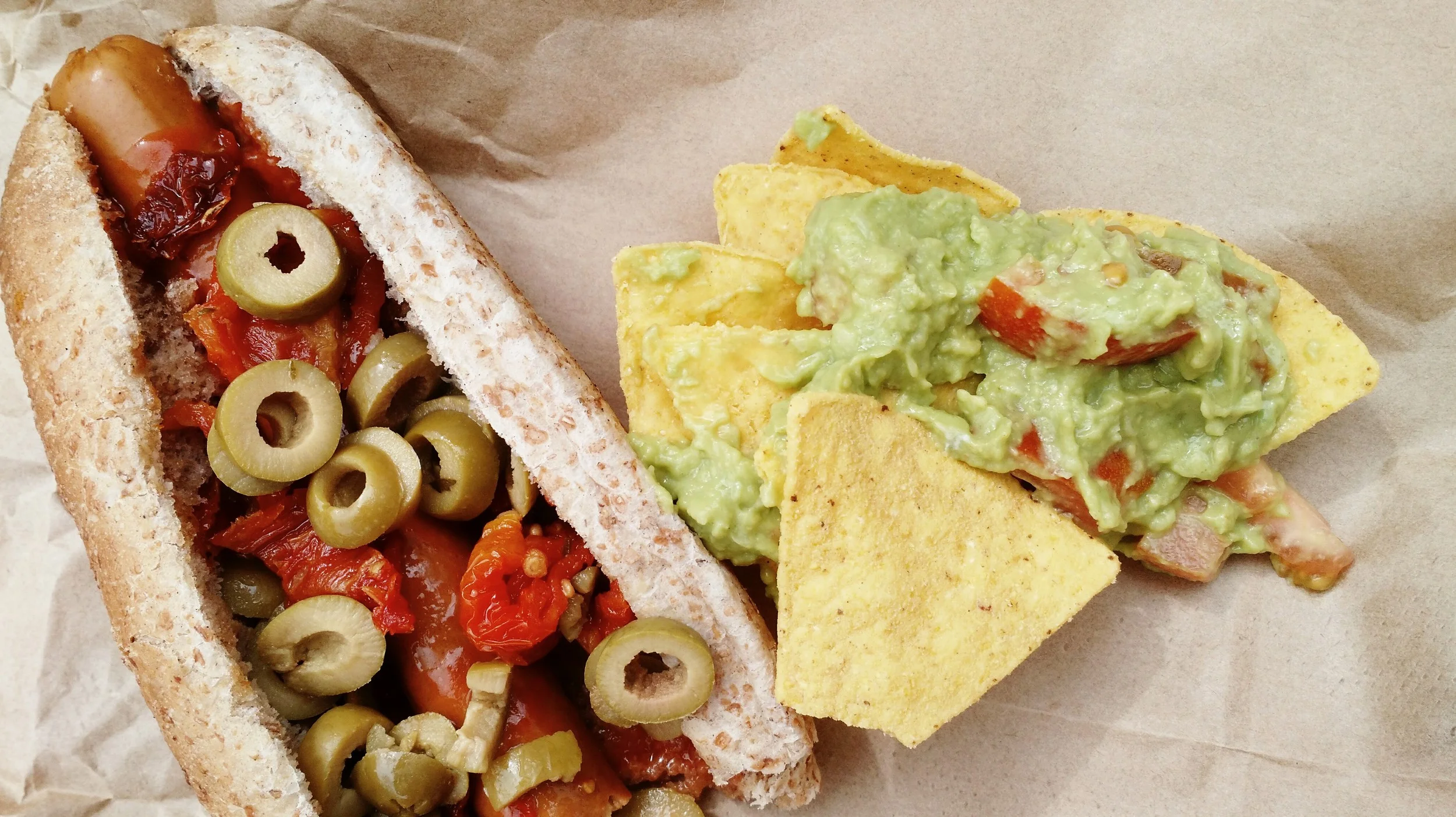 Ät korv med bröd i Barcelona