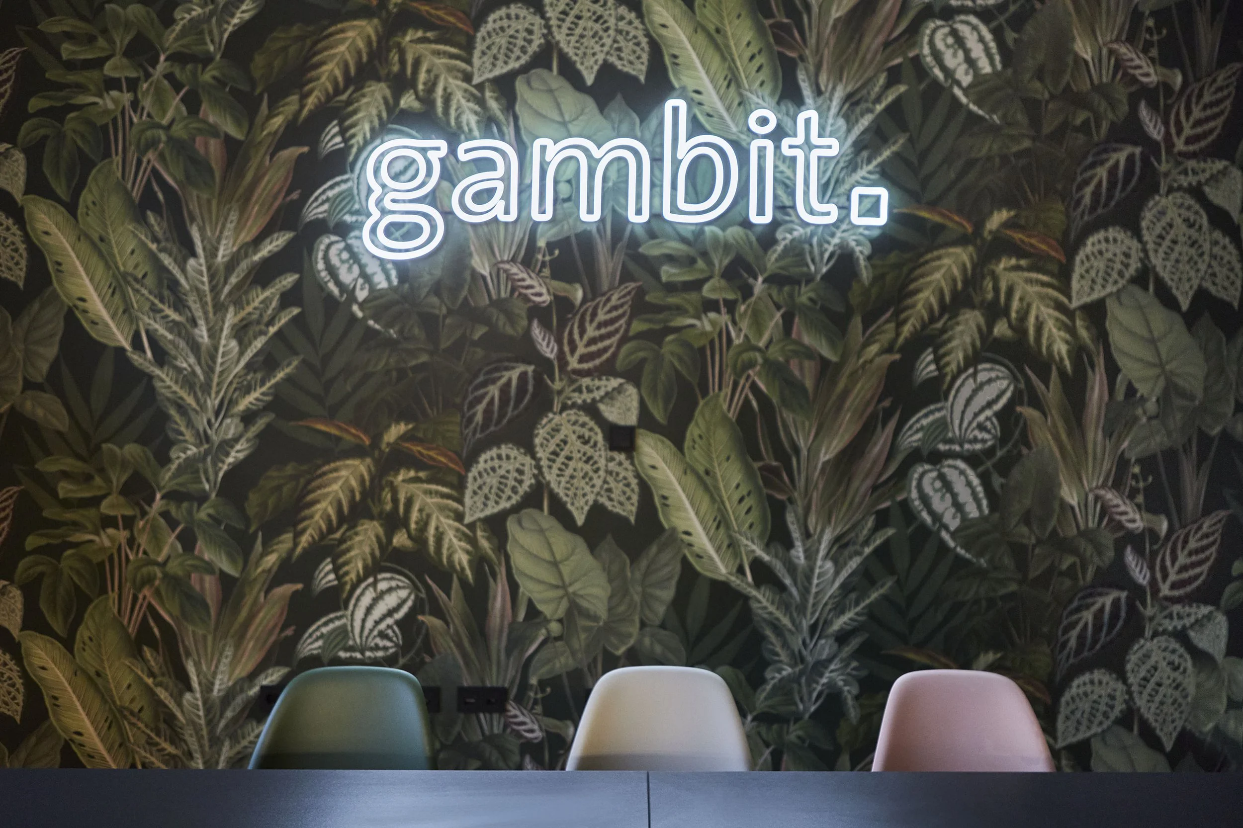 Gambit240214_1240_red..jpg