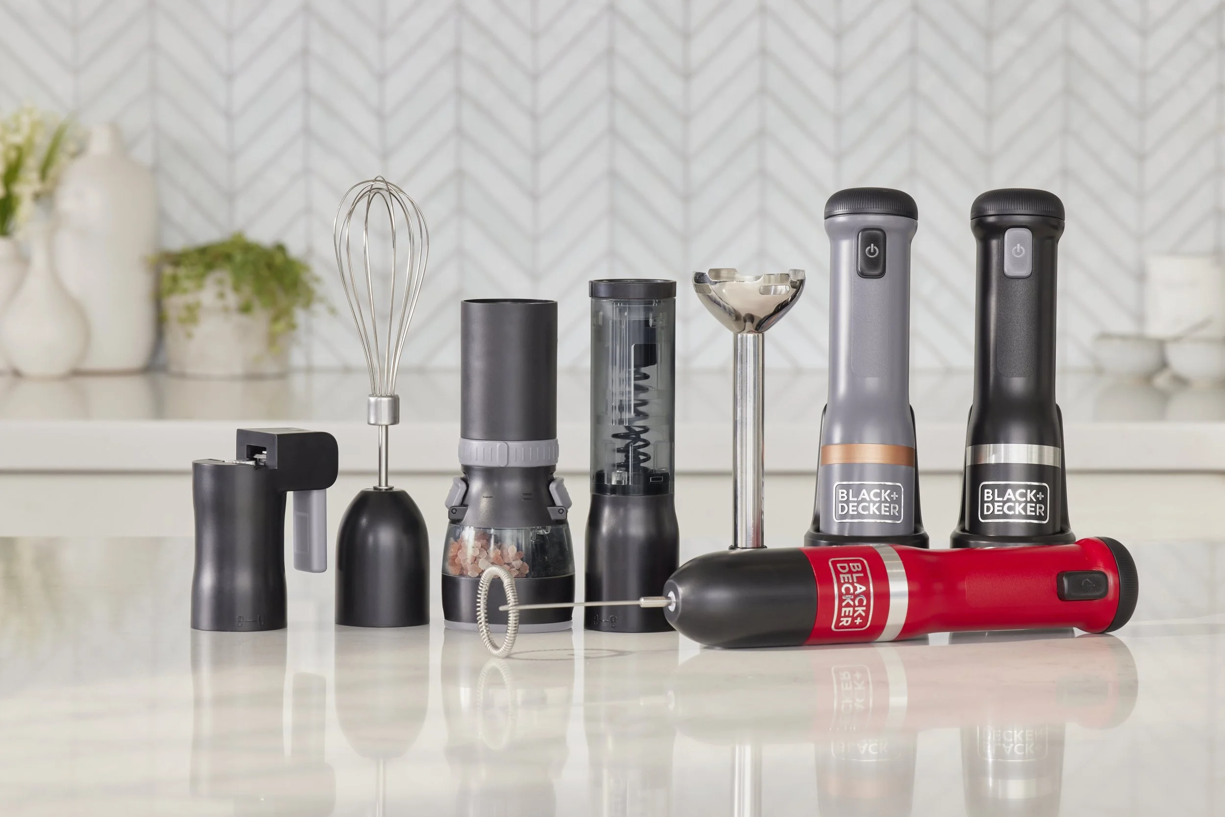 MikeSeehagel_RTOP_BlackAndDecker_Shot34-37_GroupShots_Multiple_0836_R_FIN.JPG