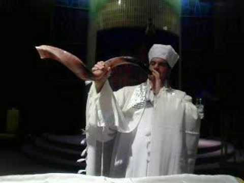 An Amazing Shofar Ram's Horn Service Rabbi Jonathan Ginsburg