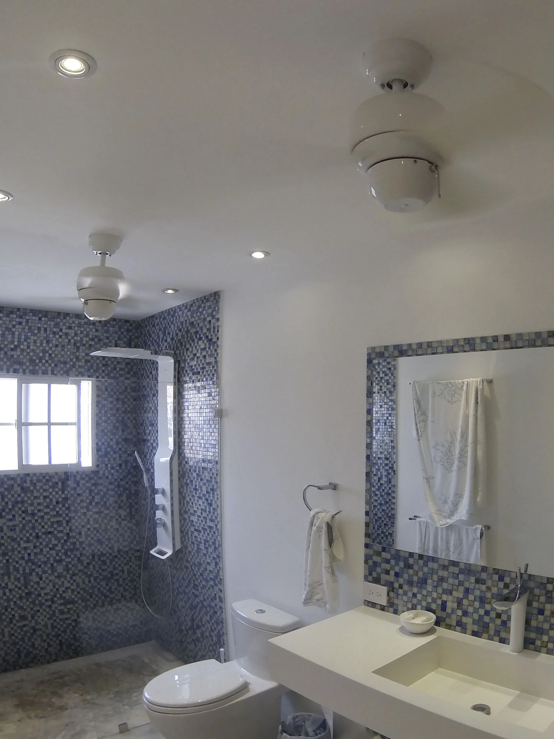 Baño Principal GR10.JPG