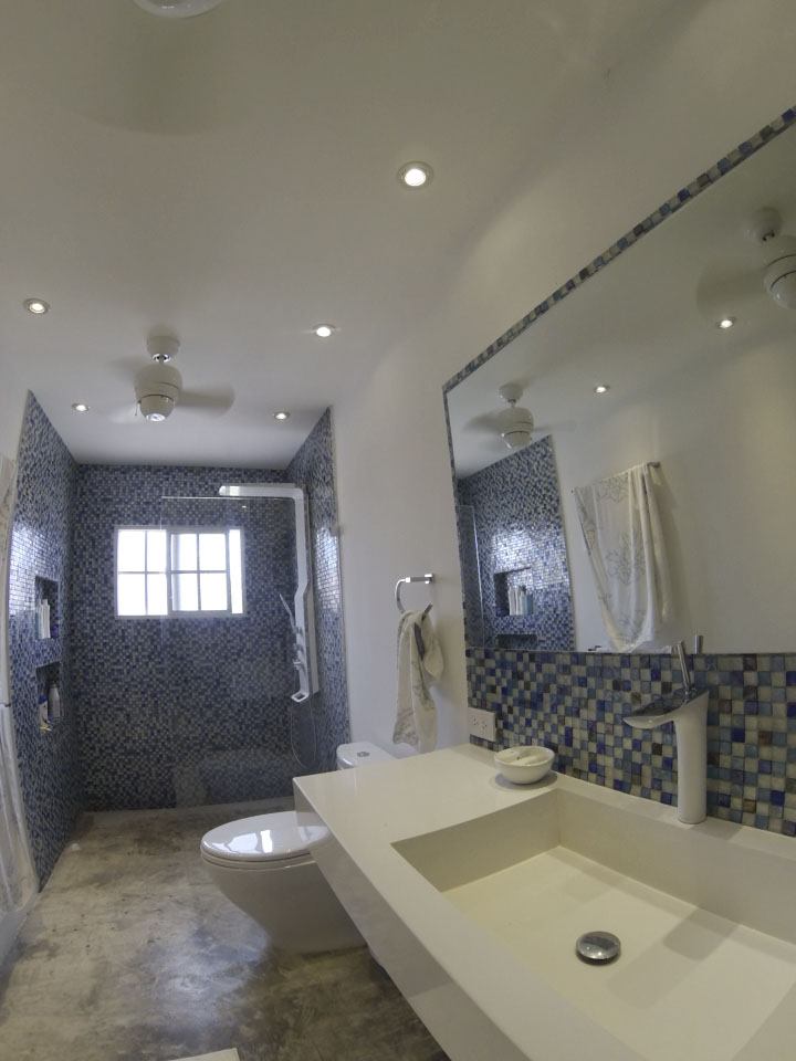 Baño Principal GR19.JPG