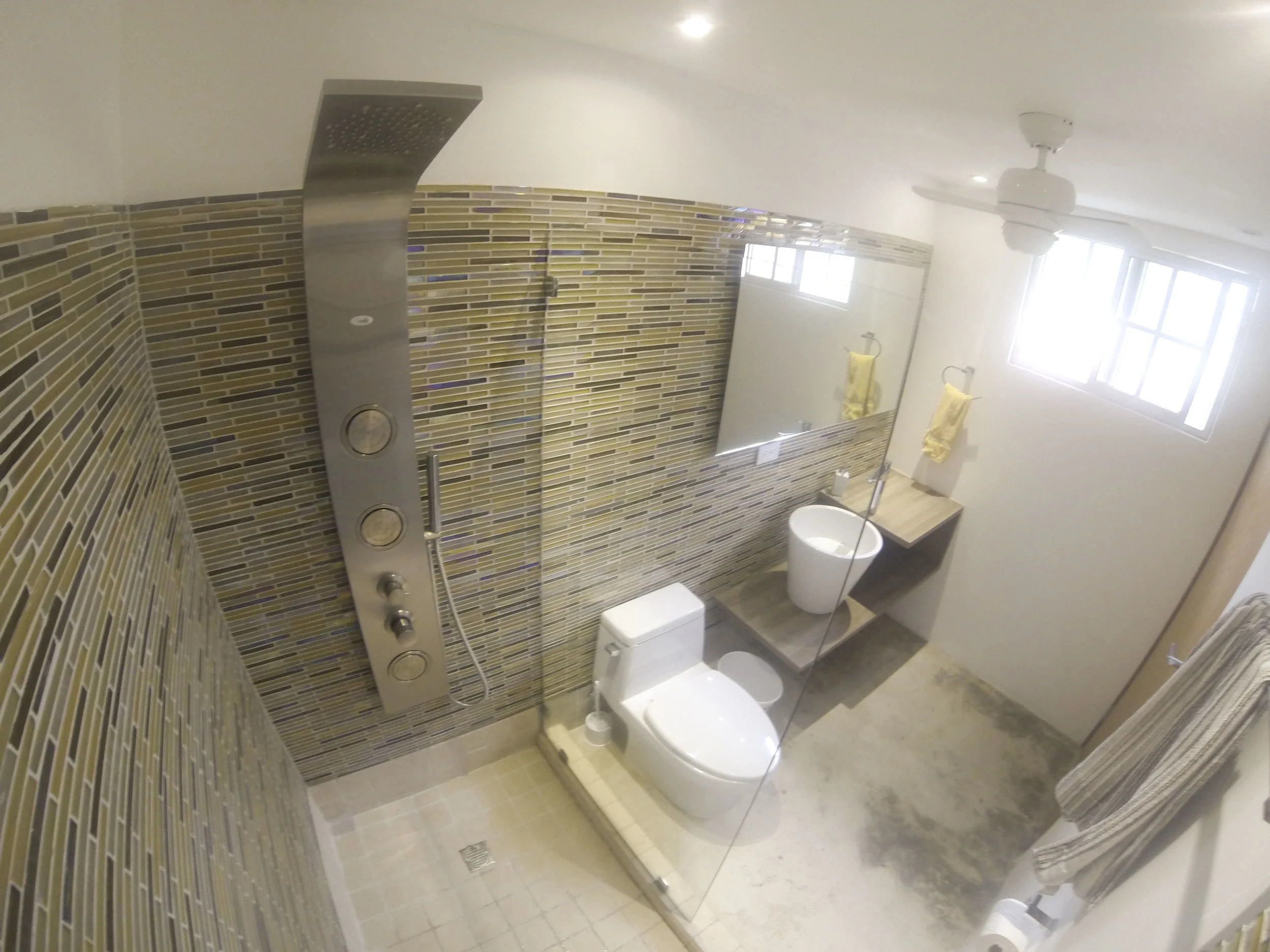 Baño Visitasl GR04.JPG