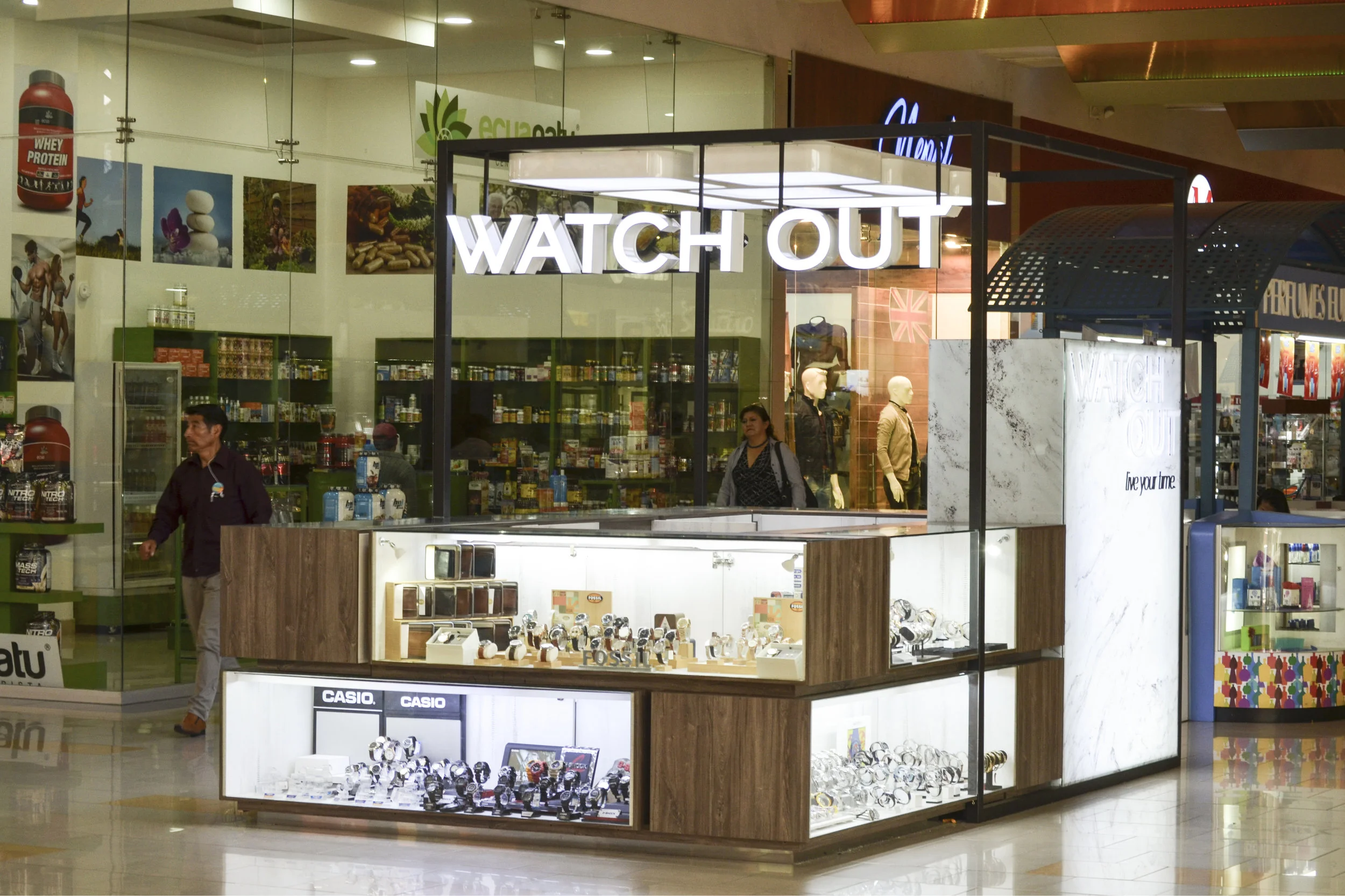 BLK-Watch OUT QCSur31.JPG