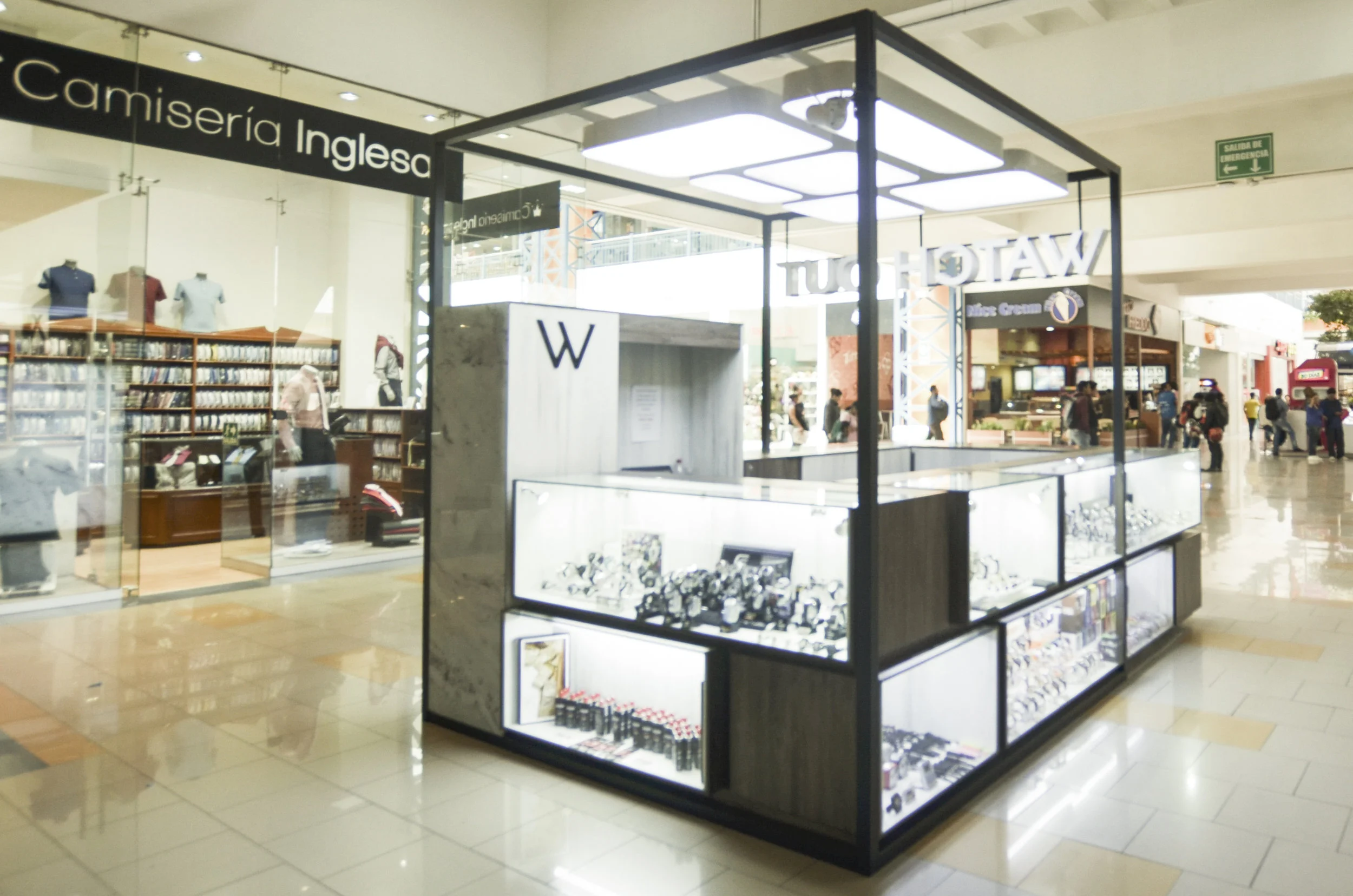 BLK-Watch OUT QCSur01.JPG