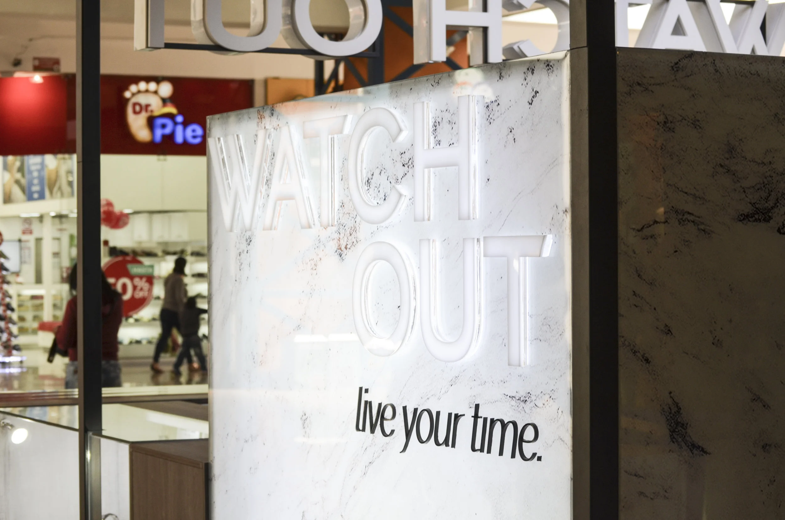 BLK-Watch OUT QCSur45.JPG