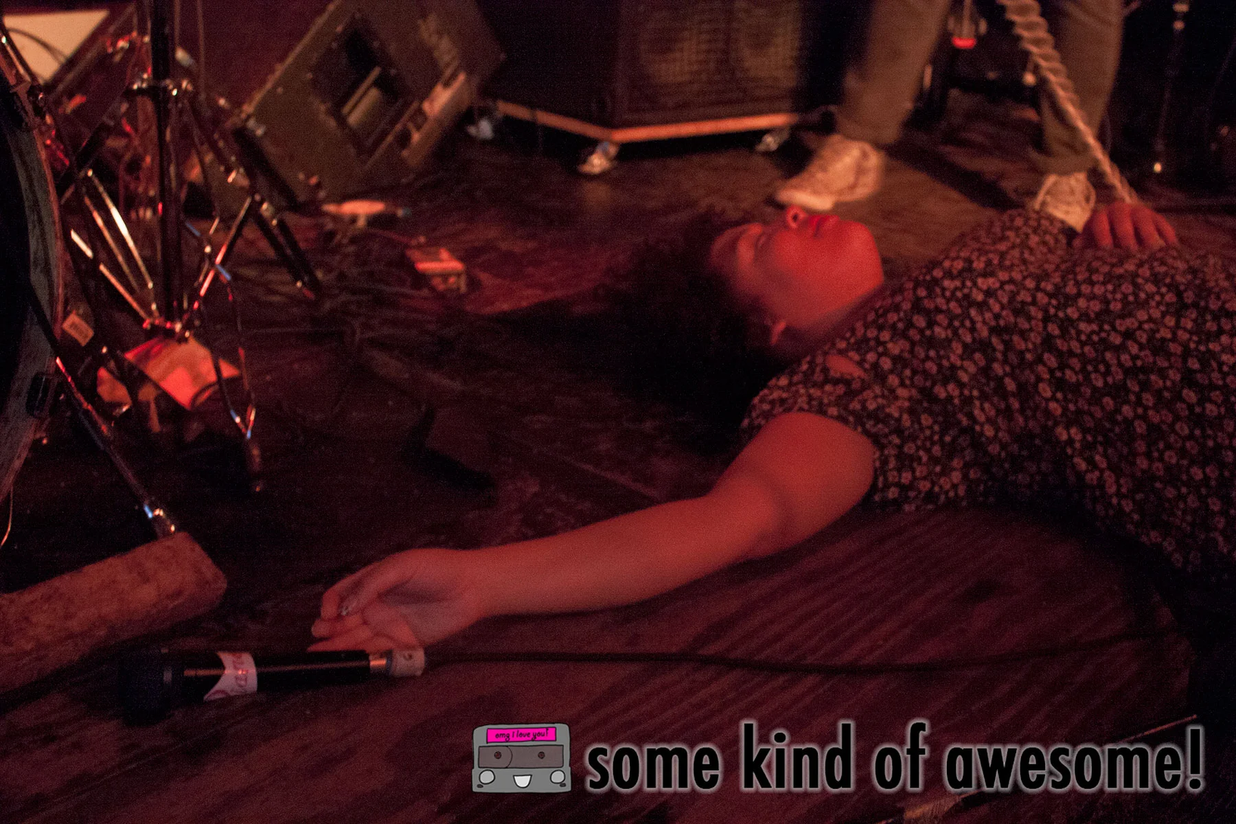 Jasymn Burke, my future BFF of Weaves at their Pianos set