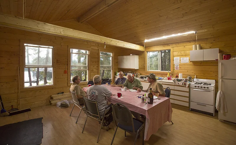 I22C0255 cabin.jpg