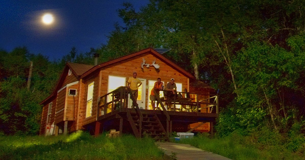blackstone cabin exterior night 3484.jpg
