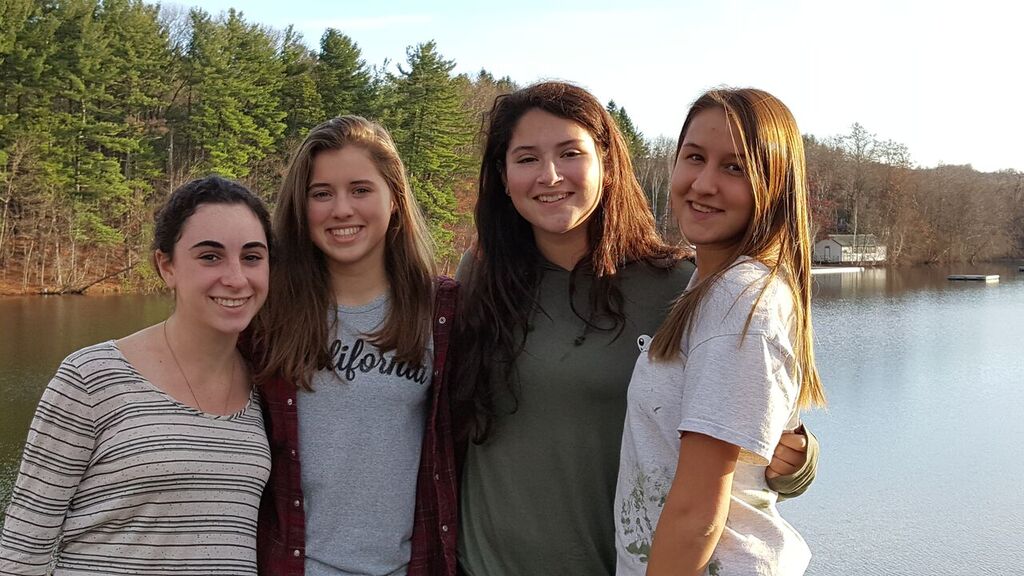 Rebecca, Izzy, Samara and Lily 