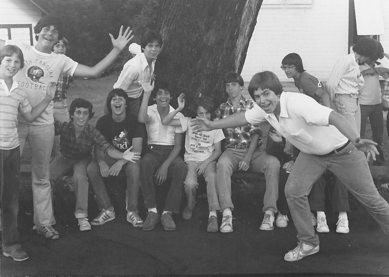  1979—  Mike Madorsky  sent in the photo to the left. From left to right (roughly): Rod Friedman, Jeff Bernfeld, Steven Ross (behind Jeff’s left shoulder), Jay Cannold, Mike, Rob Levene, Andy Ney, Matt Penn, Fred Eisman, David Wagman, and Lance Gould