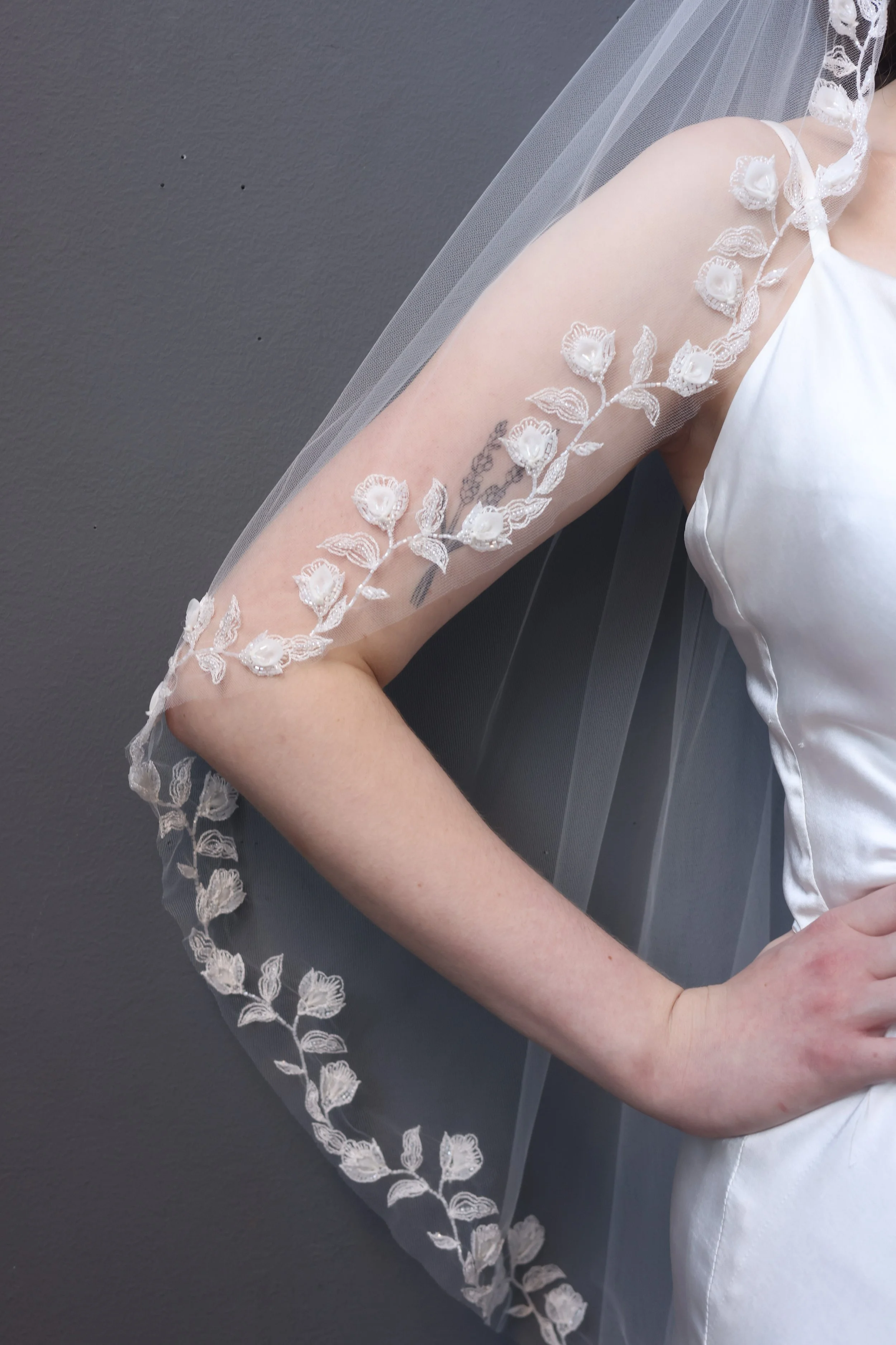 justine m couture - annelise veil 2.JPG