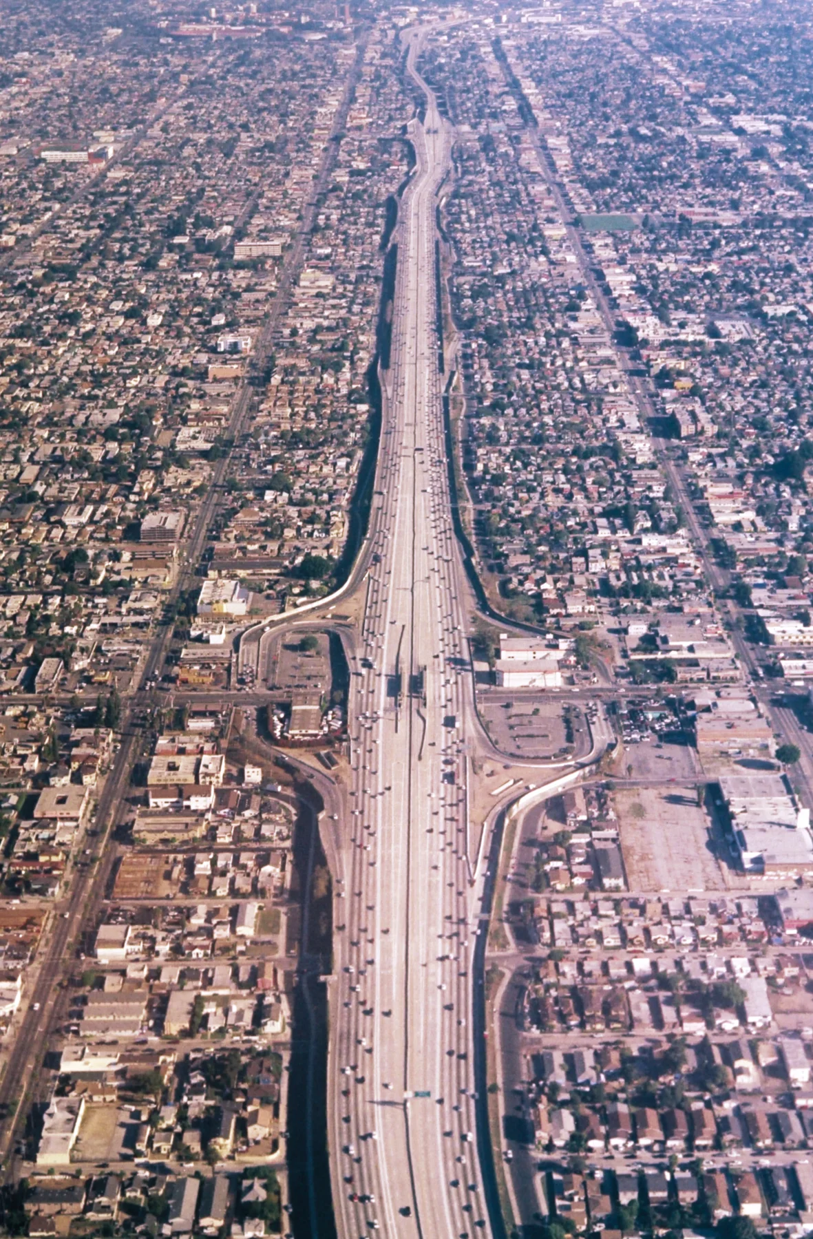 048000-R1-17.jpg