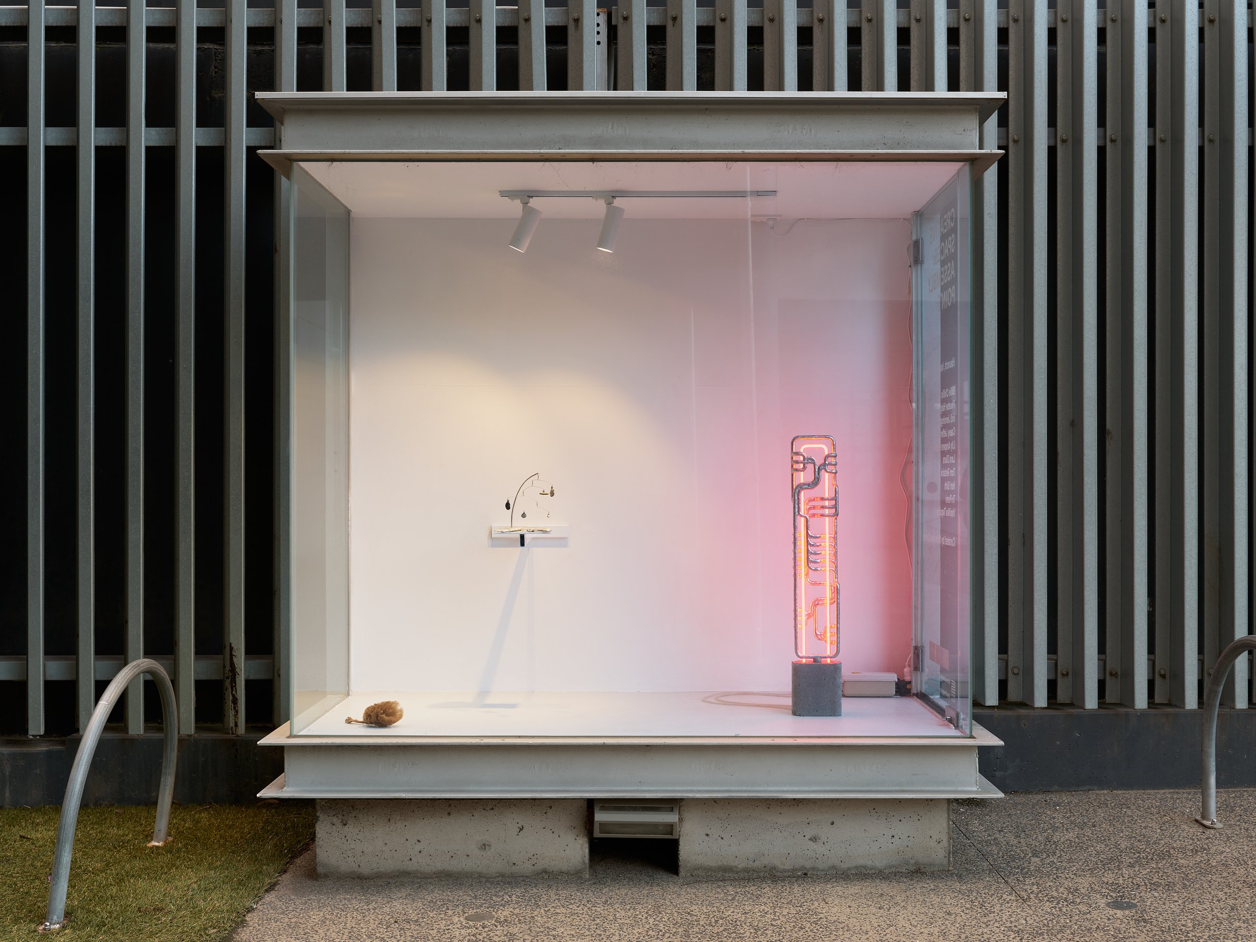 Haunch, haunt and holding