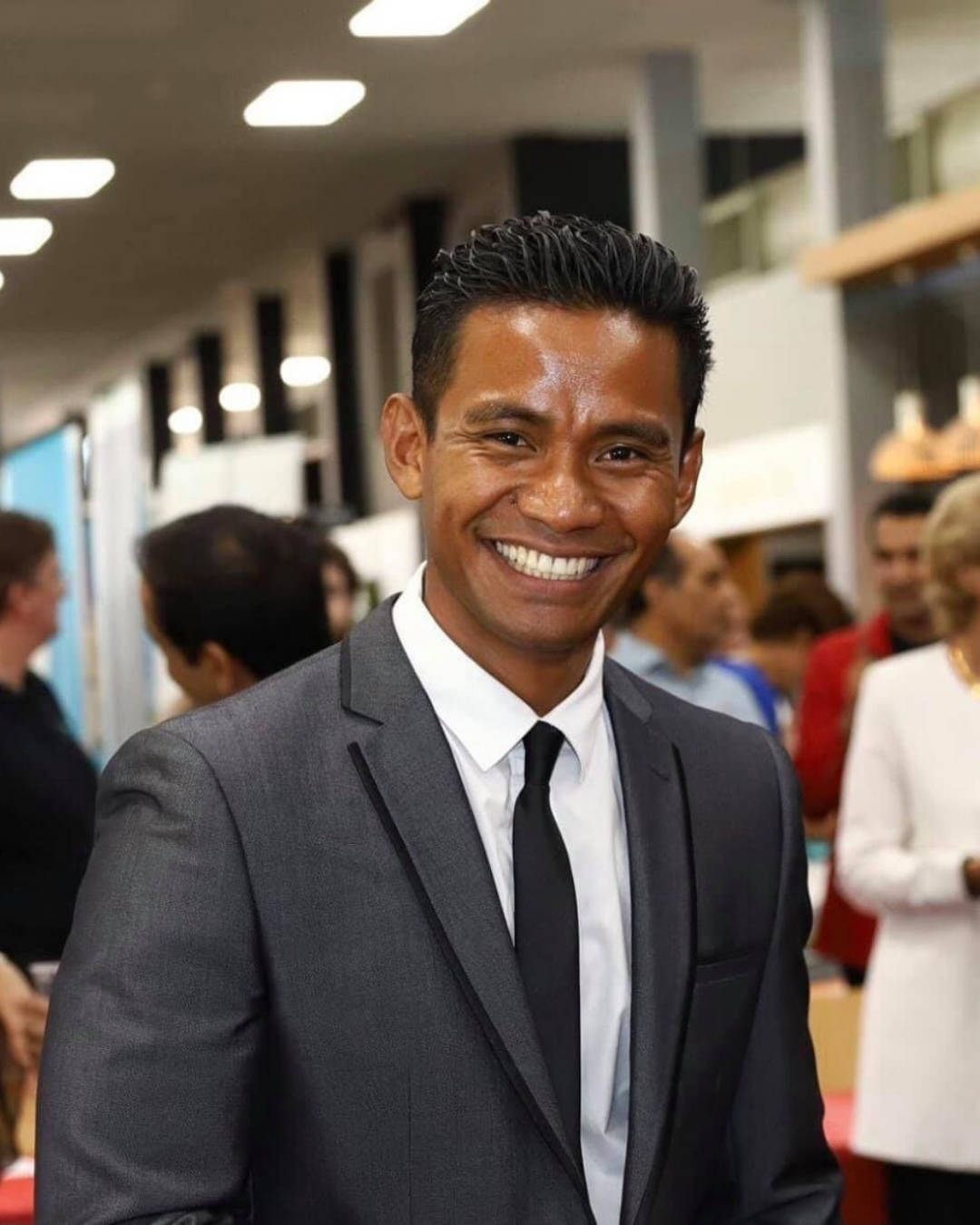 #52 Homeless and Illiterate to 7x Author and Coach w/ Dedy ﻿Tien