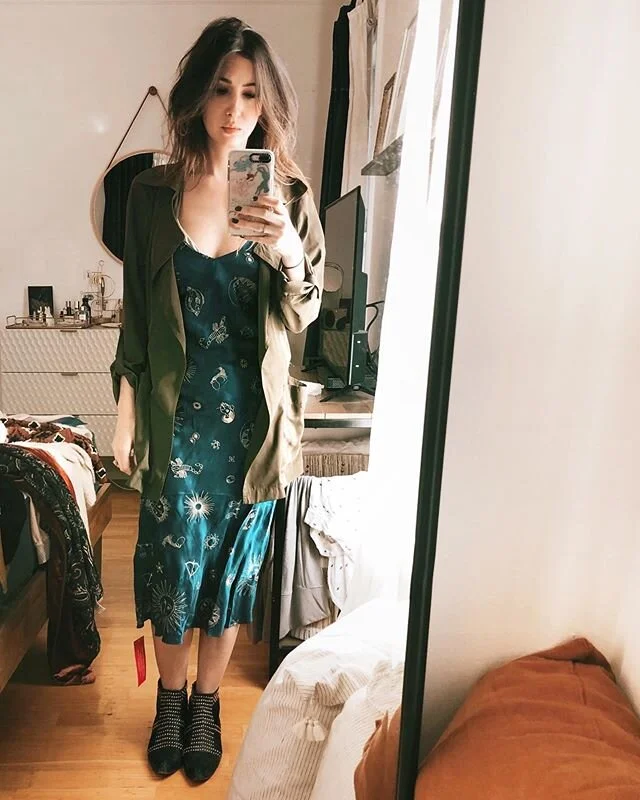 as my closet cleanout efforts continue I’m having fun finding new go-to outfits! on @wethedreamers this week I blogged about my new fave combo - midi slip dresses and ankle boots 💃🏻 head over to the link in @wethedreamers bio for more inspo! and happy FRIDAY! .

https://wethedreamers.com/blog/2020/2/18/outfit-to-try-midi-slip-dresses-ankle-boots