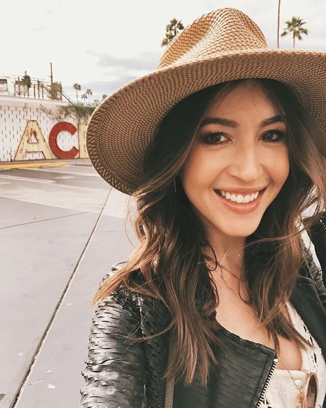 desert bound for the week 🌵☀️🌴 I’m super excited to be speaking at @altsummit this Thursday about combining your creative passions! I’ll be sharing some fun behind the scenes pics and vids over on my  @wethedreamers account, so be sure to hop over there to see what I’m up to all week! 💫 .
If you’re actually here at Alt, my talk is Thursday at 11 am in the Riviera El Dorado II and I’d love to see you there! #altsummit #altsummit2020