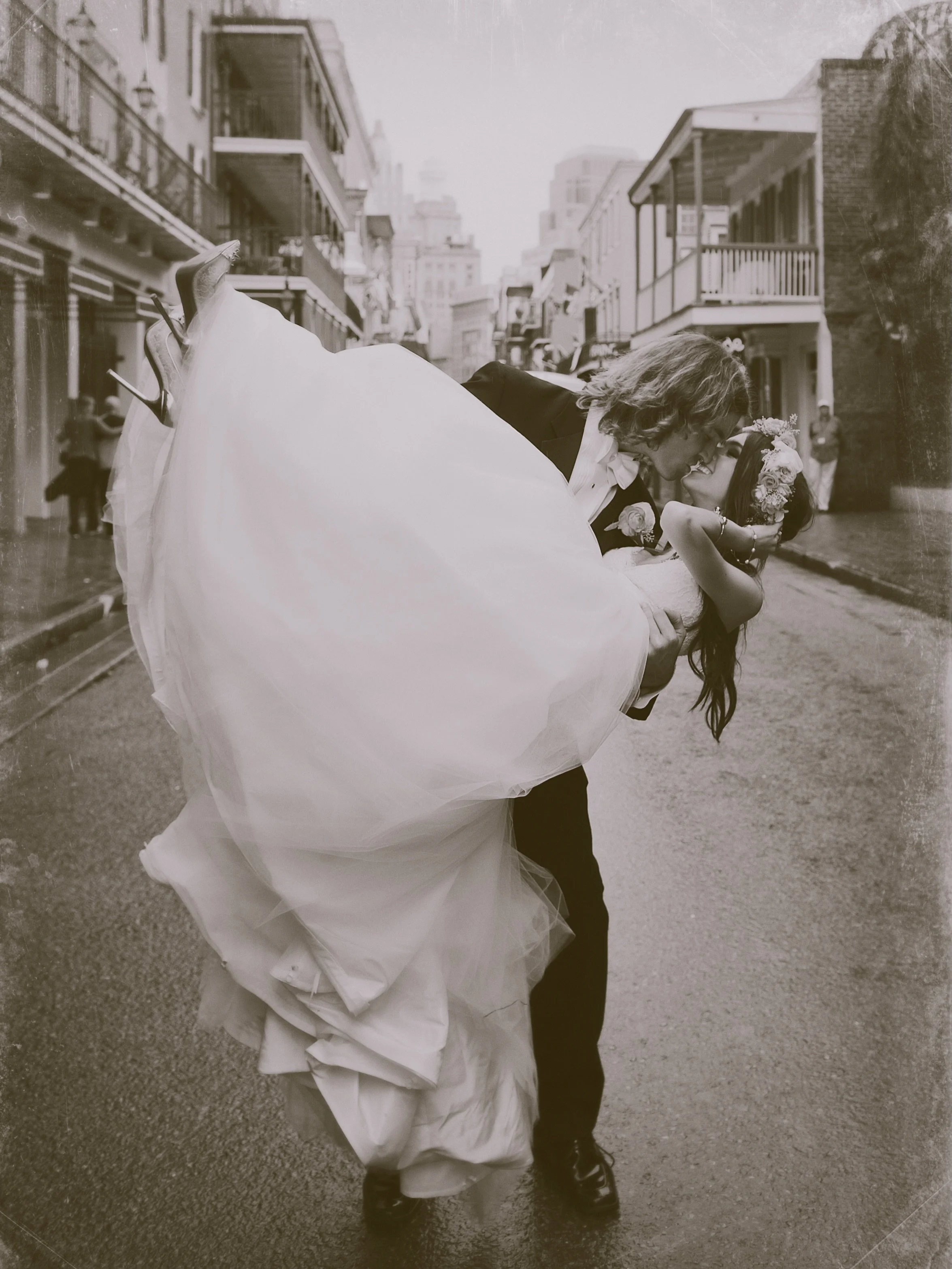 14 years married today 💍 which feels like a pretty appropriate day to tell you that the next song from Age of Alchemy is a love song ❤️

&ldquo;What Kinda Mess&rdquo; is out FRIDAY.

I wrote this song about falling hard for someone at a highly incon