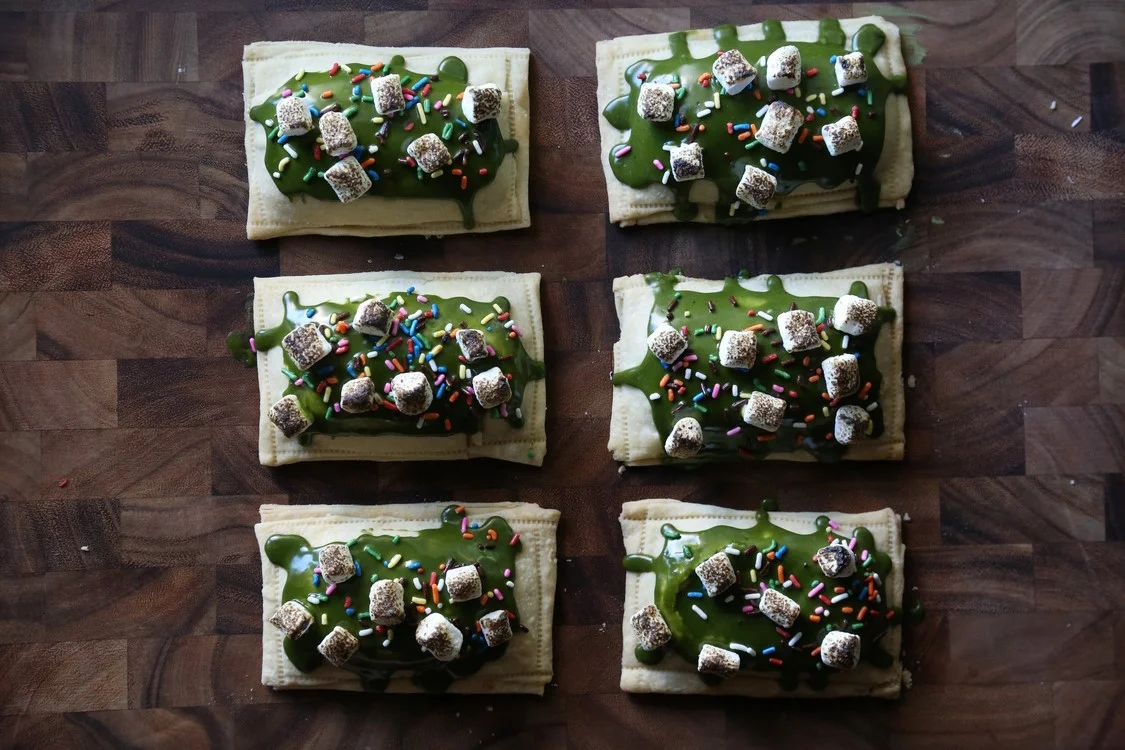 Matcha & White Chocolate S'mores Pop Tarts