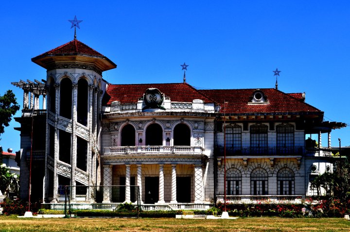 Lizares Mansion