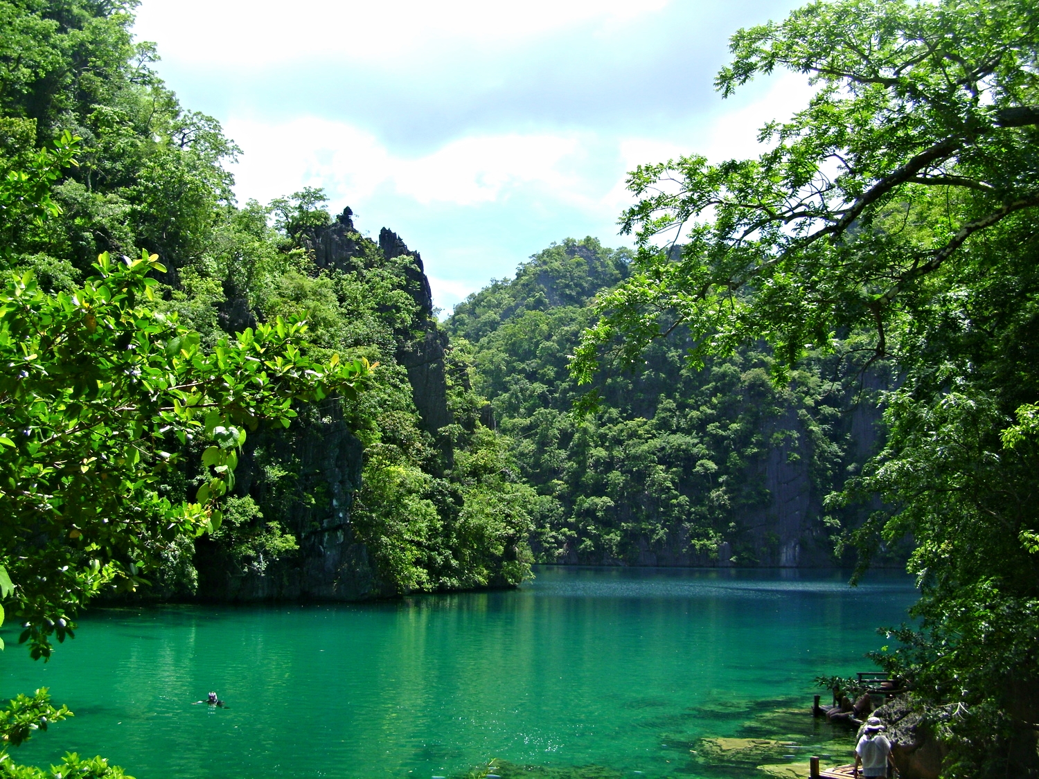 Kayangan Lake