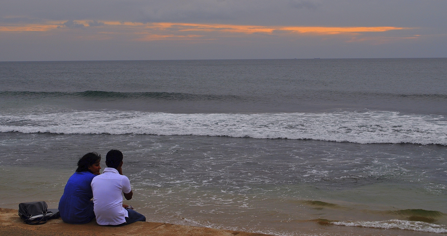 A date by the Indian Ocean