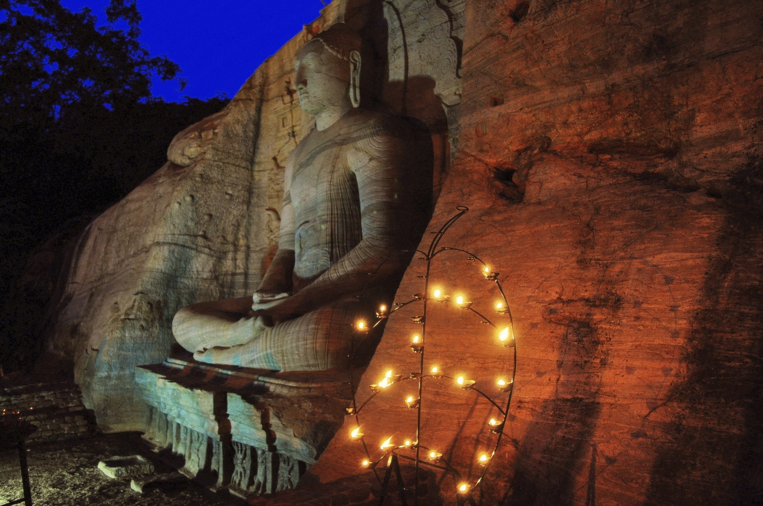 The ancient city of Polonnaruwa පොළොන්නරුව