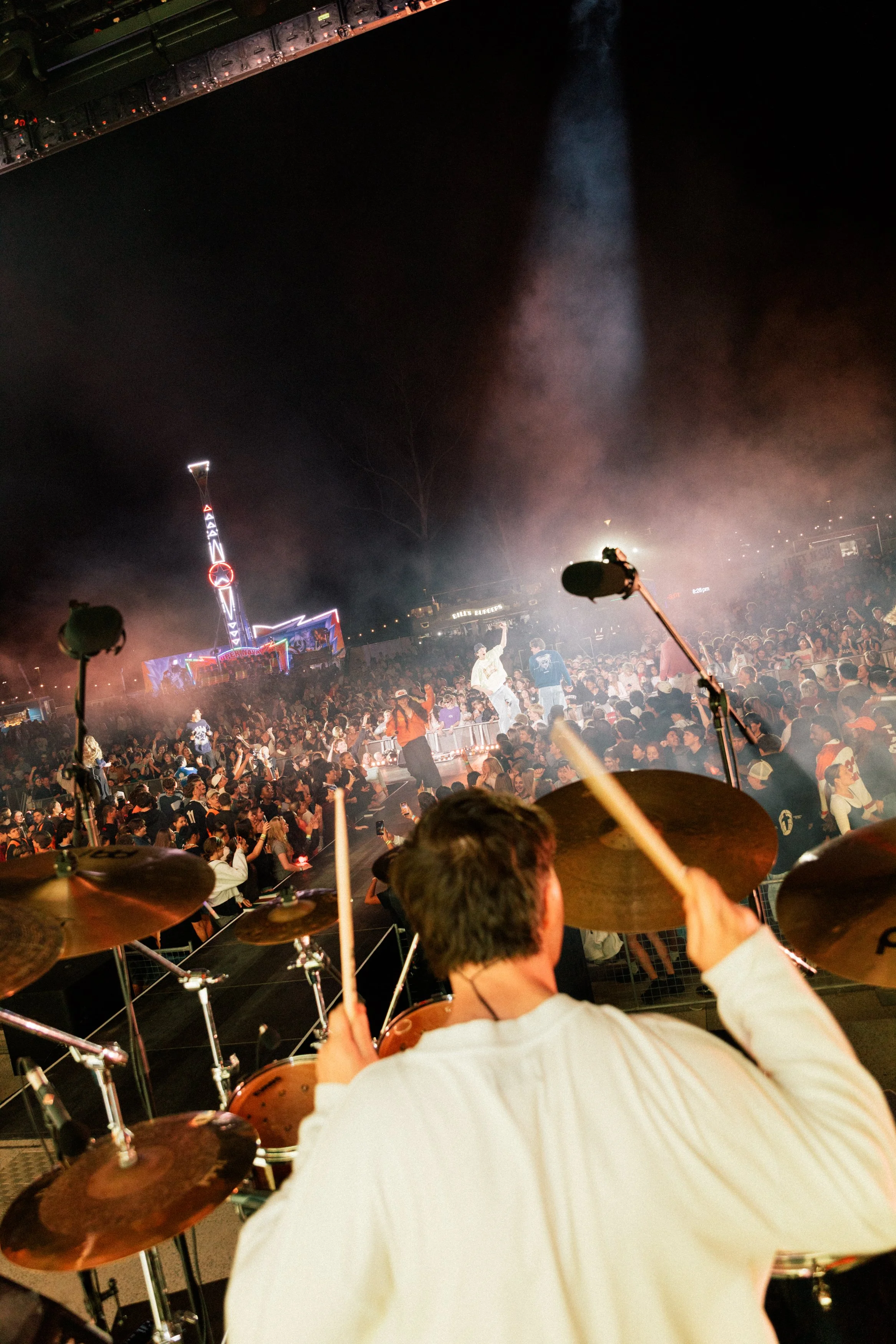Queensland_Youth_Alive_Crowd