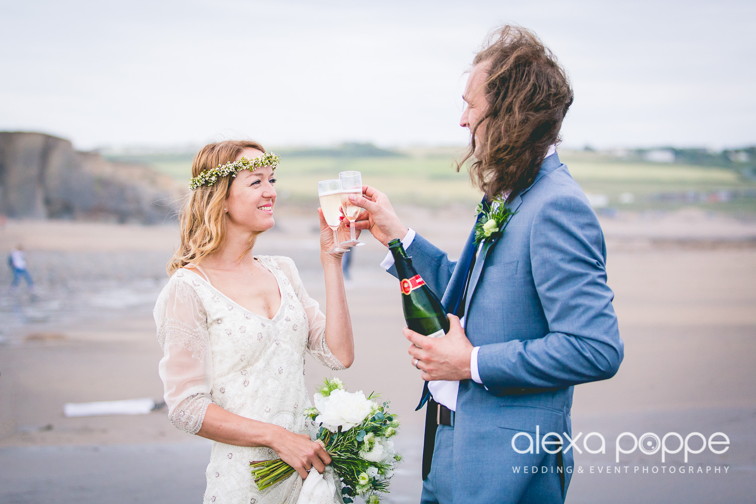 laurapaul_wedding_beach_portrait-11.jpg