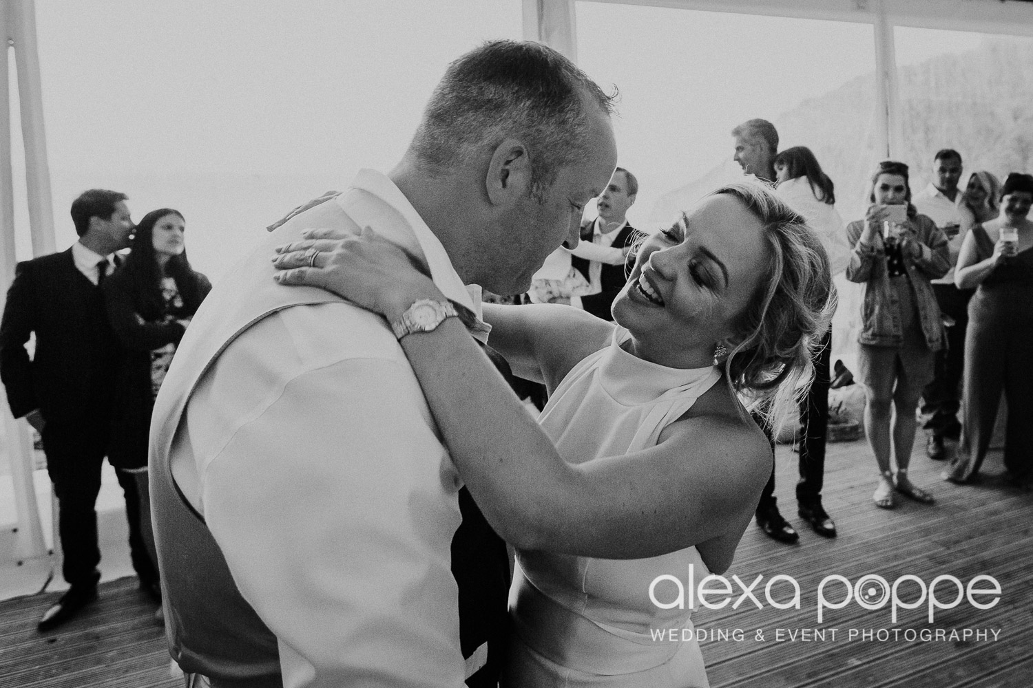 DM_beachwedding_lustyglaze_cornwall_111.jpg