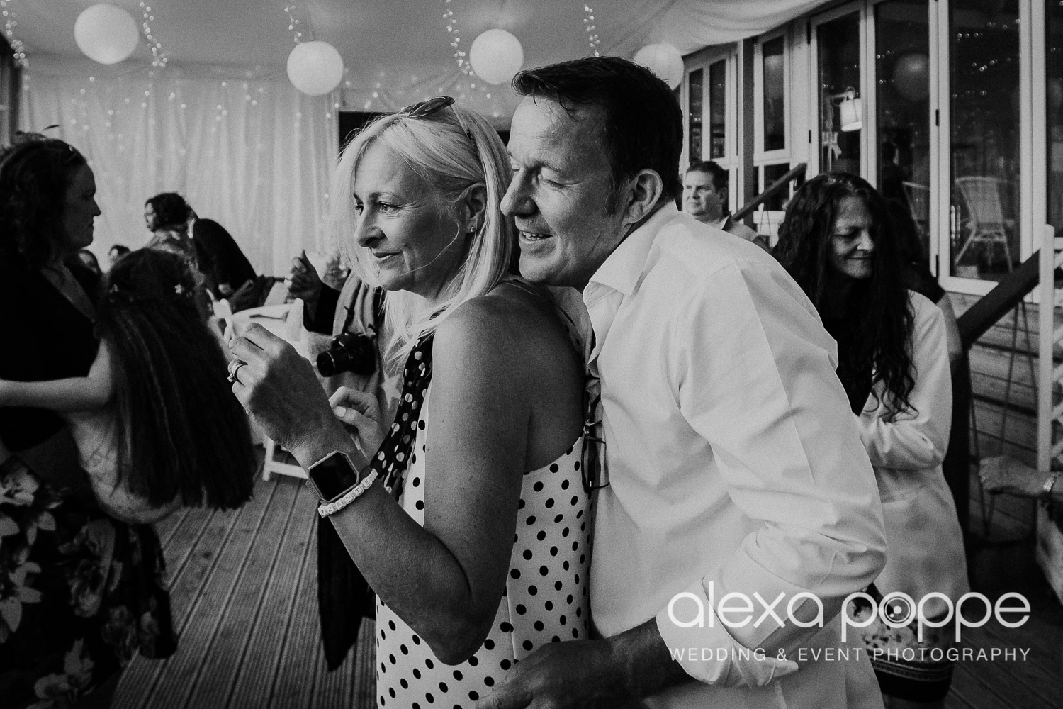 DM_beachwedding_lustyglaze_cornwall_114.jpg