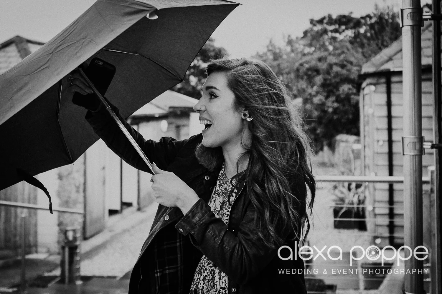 rainydaywedding_embracetherain_1.jpg