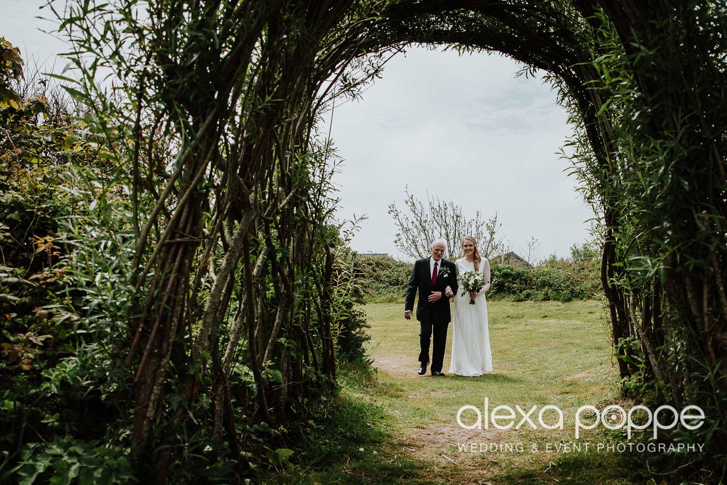 HE_wedding_mountpleasant_ecopark_12.jpg