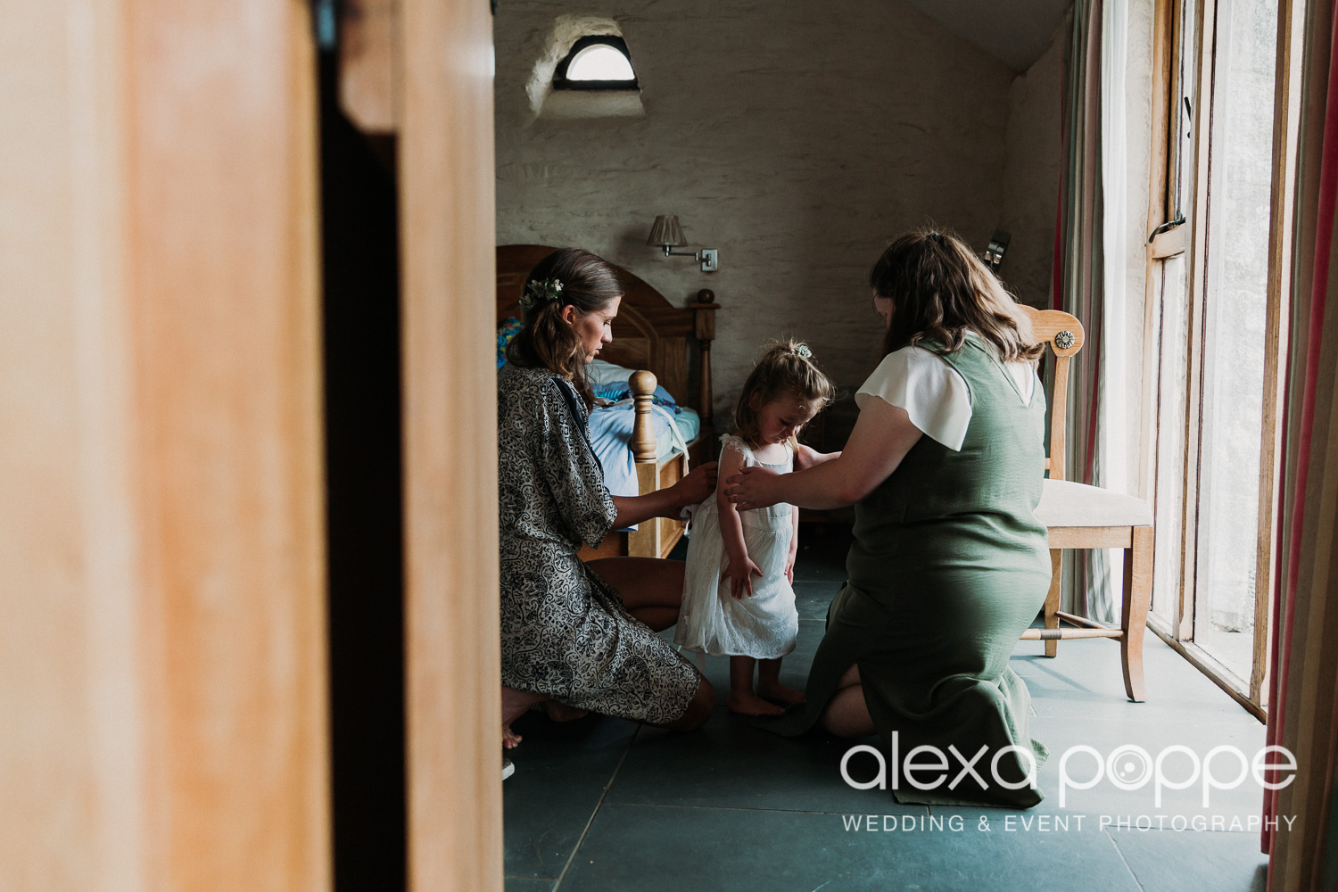 JN_wedding_roscarrock_cornwall_19.jpg