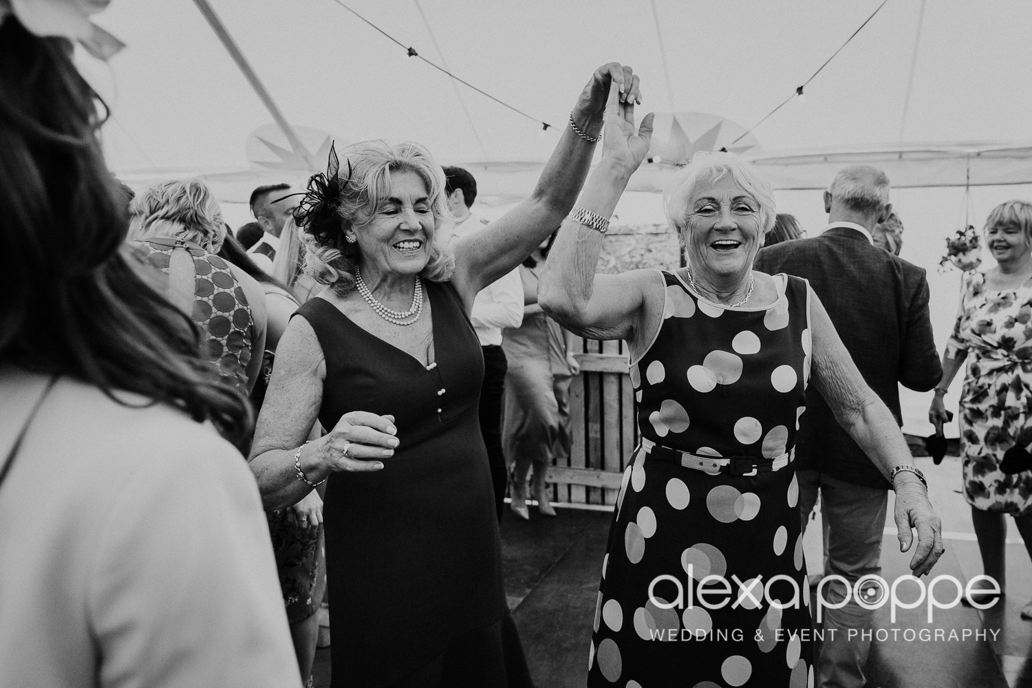 JN_wedding_roscarrock_cornwall_110.jpg