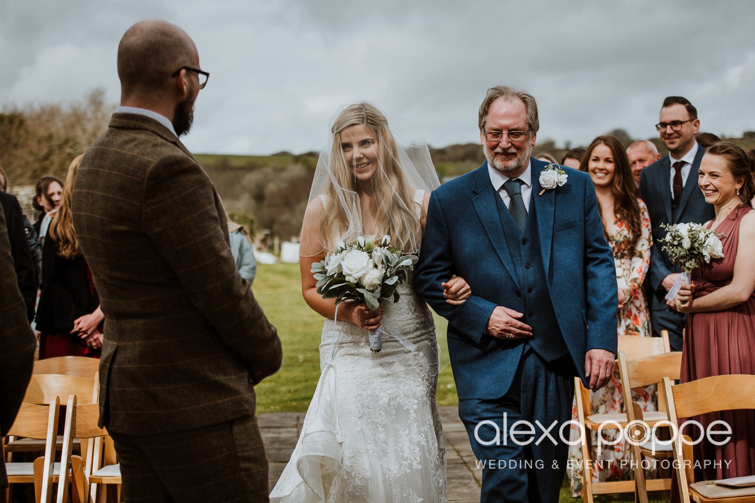 lj_weddingphotographer_trevenna_cornwall_137.jpg